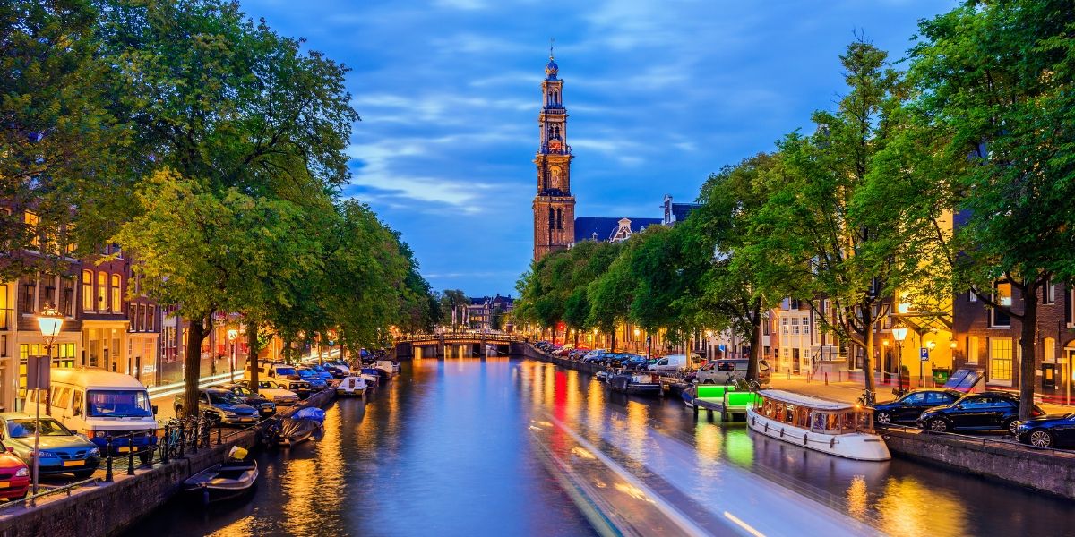 Book a hotel in Amsterdam with crypto